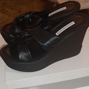 NWT Charles David black leather wedge